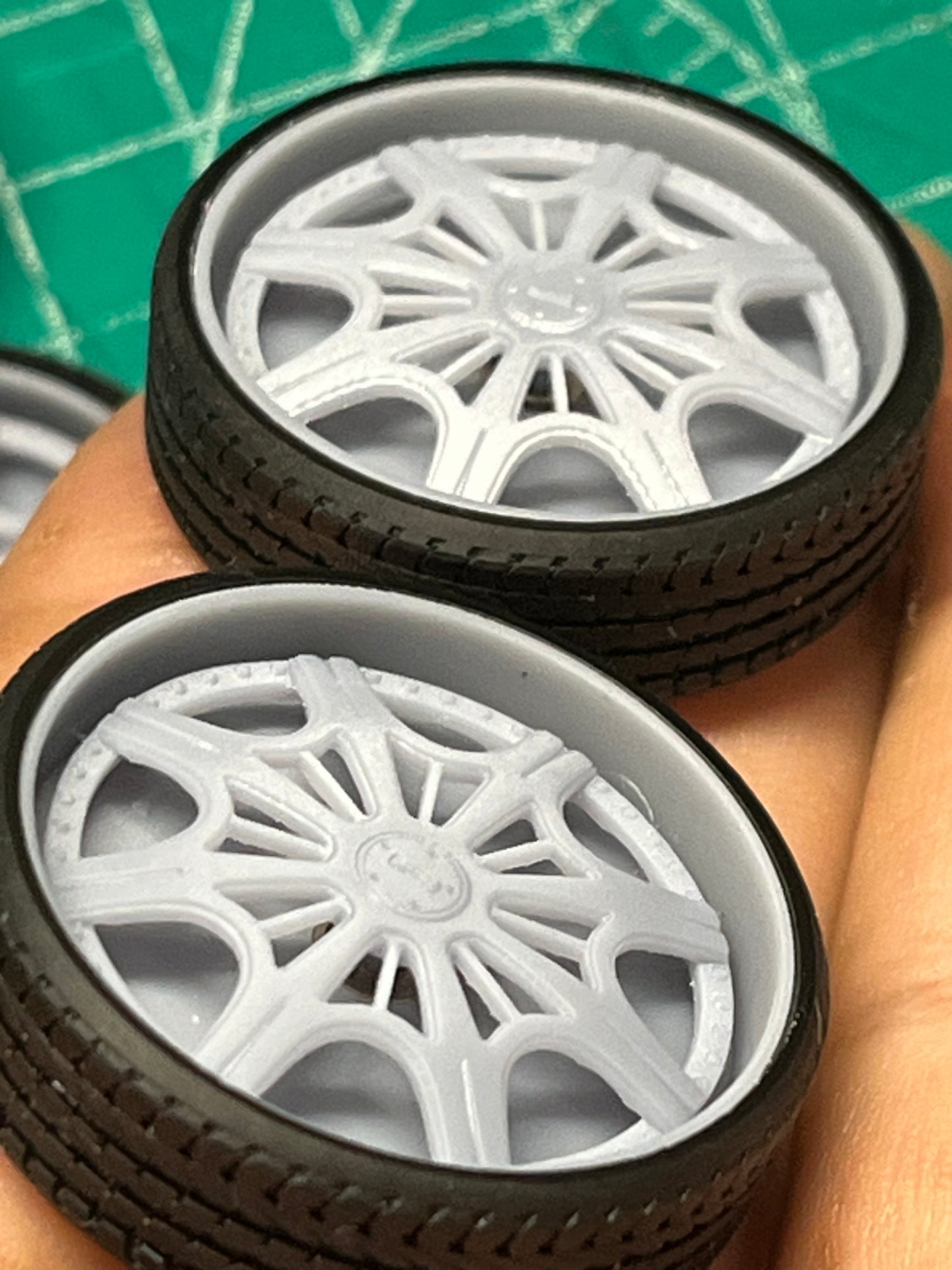 1/25 Scale - DUB "CREED" Spinner - in 26"-36" Donk, Big Rims, Old Schools, Traditionals, SUV