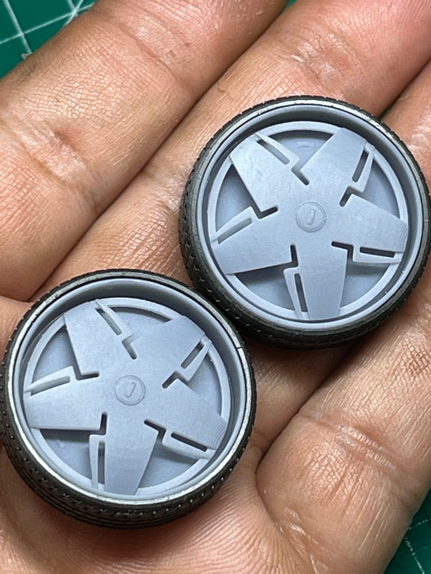 1/25 Scale - DUB "MAZE S809" Spinner - in 26"-36" Donk, Big Rims, Old Schools, Traditionals, SUV