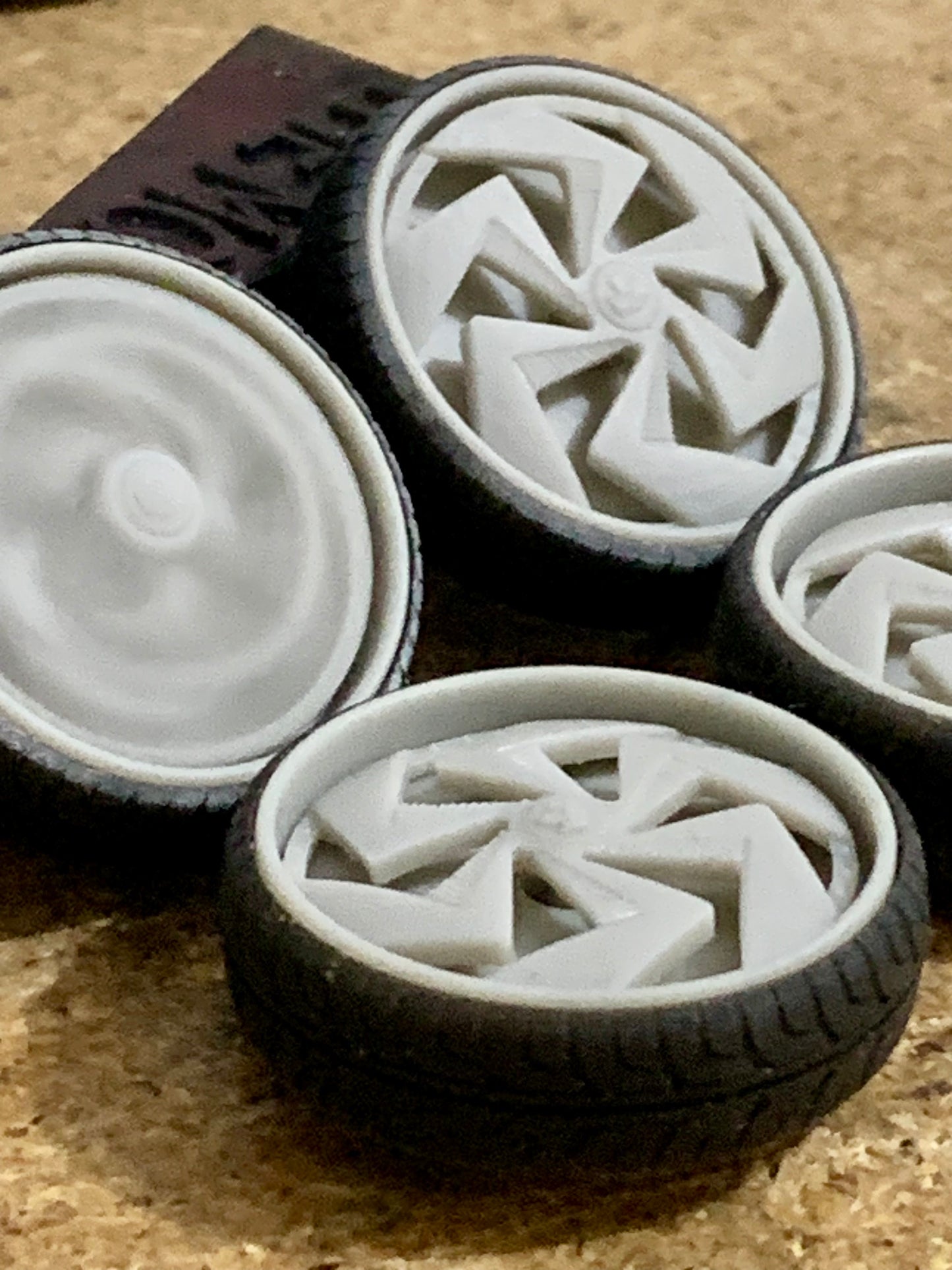 1/25 Scale - DUB BENDER Spinner in 28"-36" Donk, Big Rims, Box Chevy, G-Body