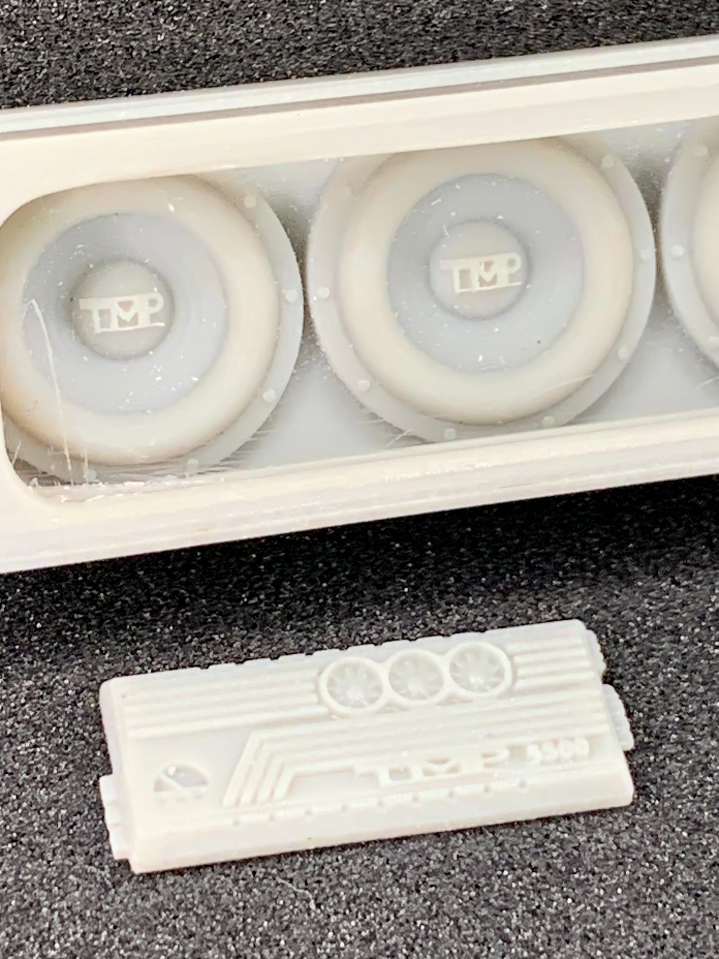 1/25 Scale - TMP 5,500-Watt Amps