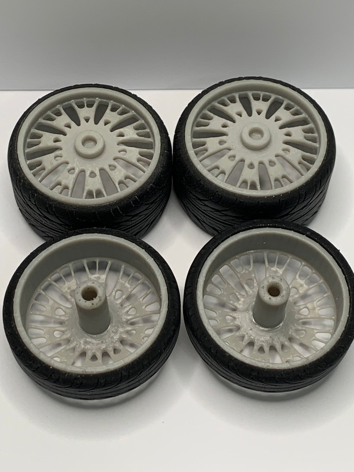 1/25 Scale - JTX MYRIAD DUALLY - in 26"-30"