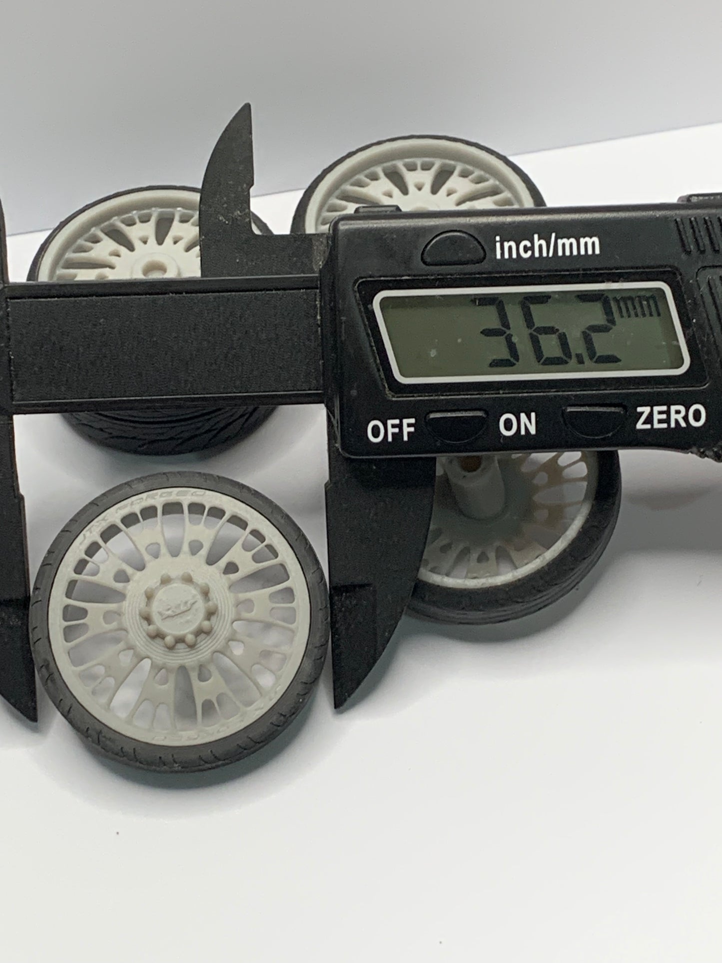 1/25 Scale - JTX MYRIAD DUALLY - in 26"-30"