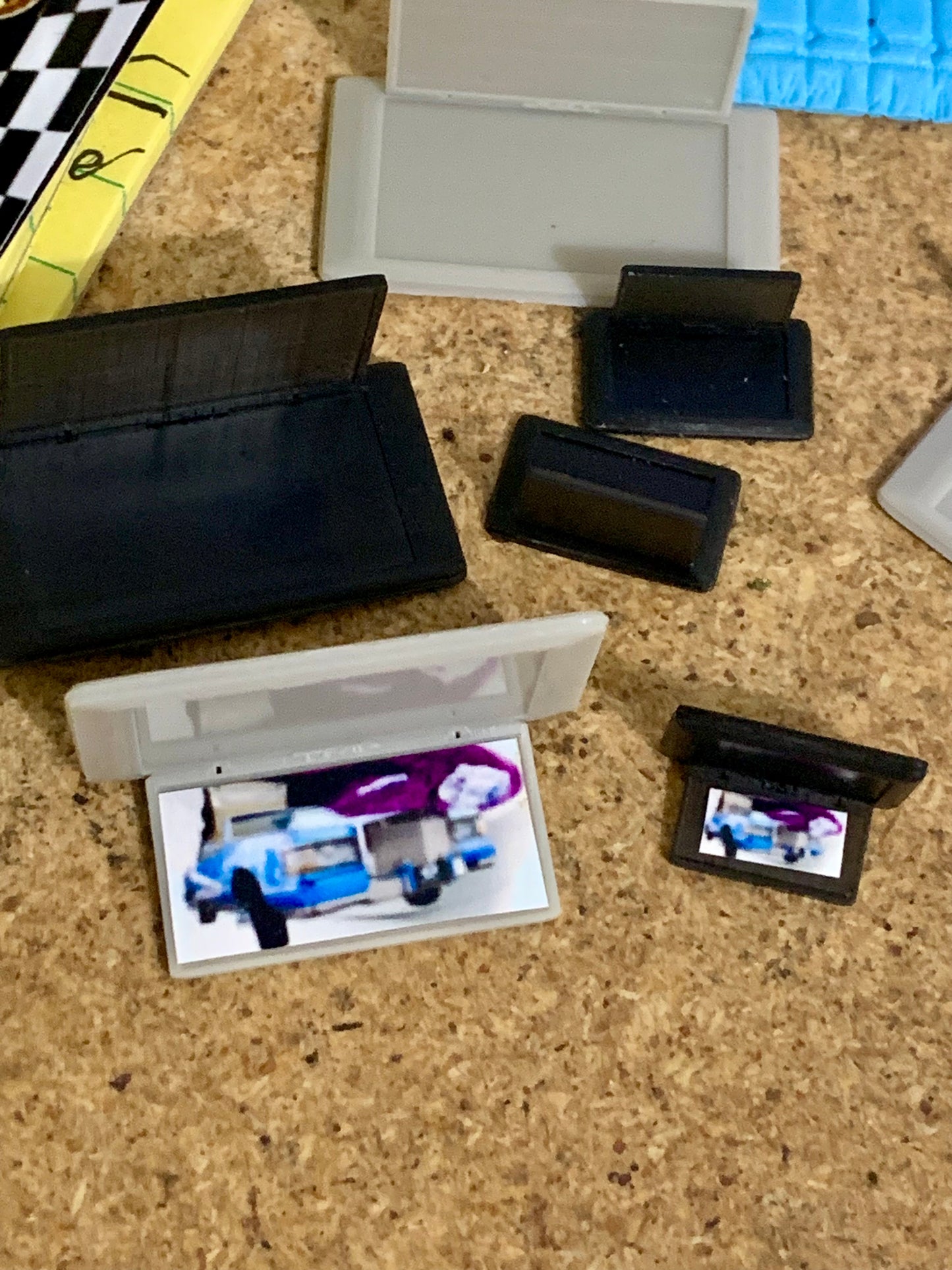 1/25 Scale 27" Flip Down Big Screens - Donk, Big Rims, Lowrider, Truck, Import