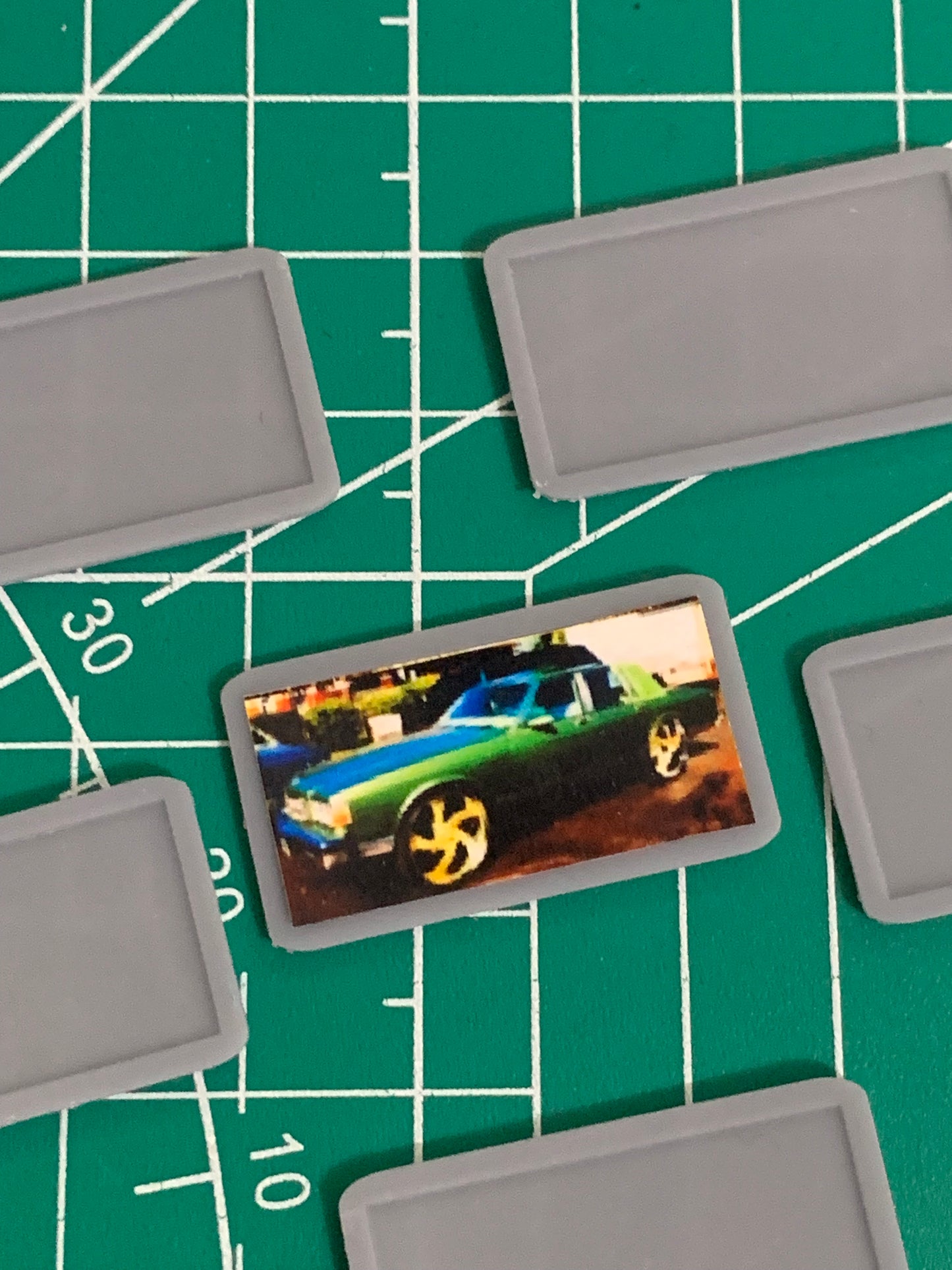 1/25 Scale - TMP 27" Universal Mount Screens