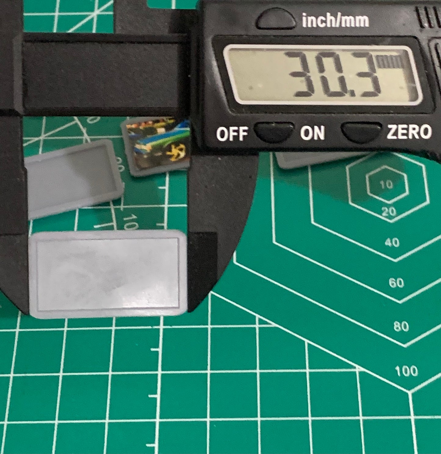 1/25 Scale - TMP 27" Universal Mount Screens
