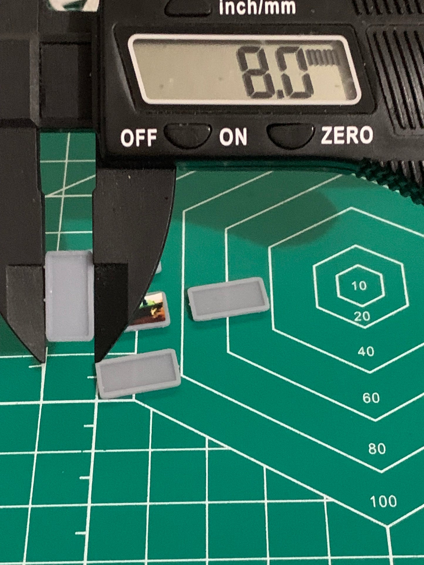 1/25 Scale - TMP 13.5" Universal Mount Screens