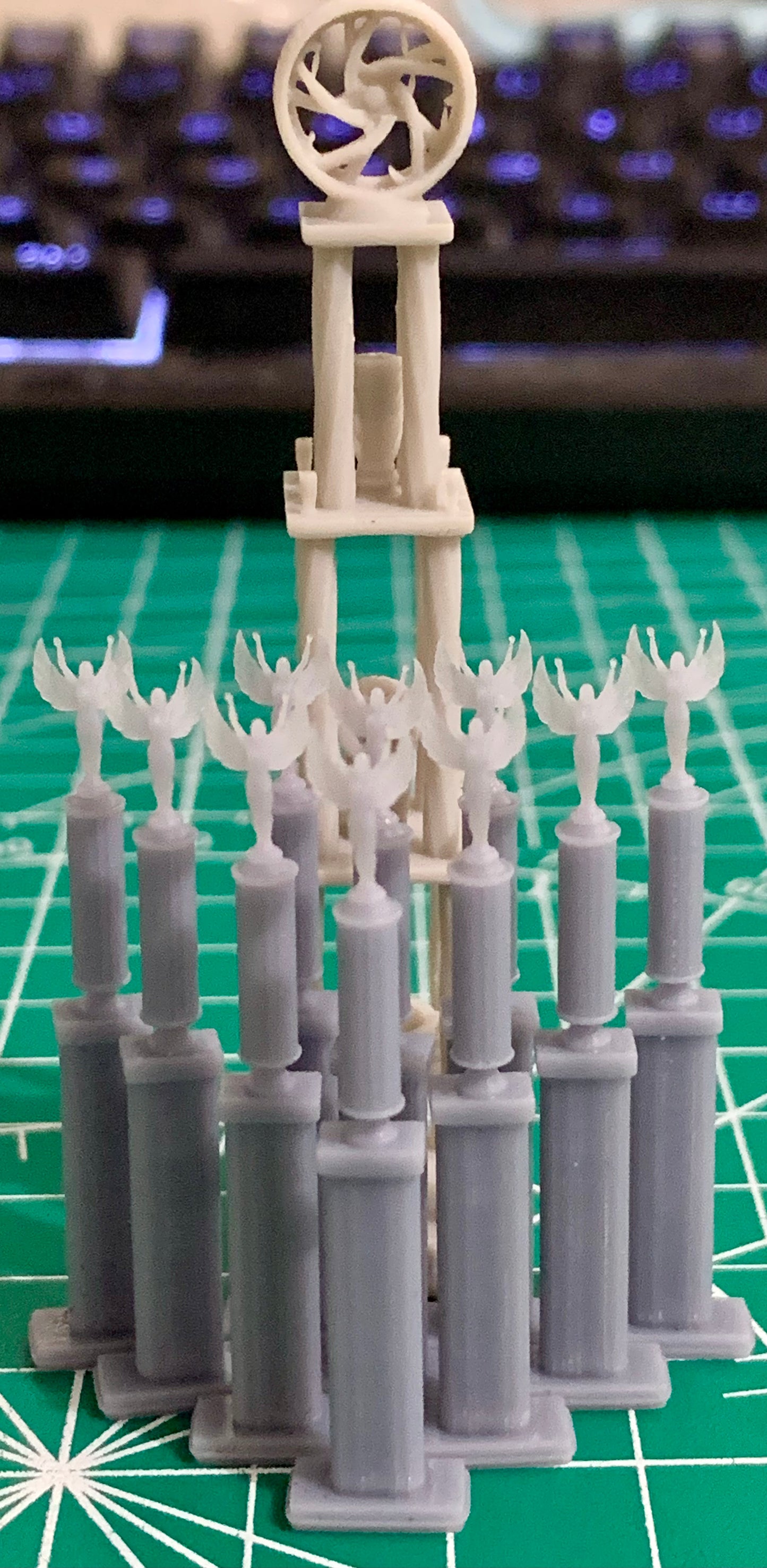 1/25 Scale - Traditional Size 1st Place Trophy (T3)