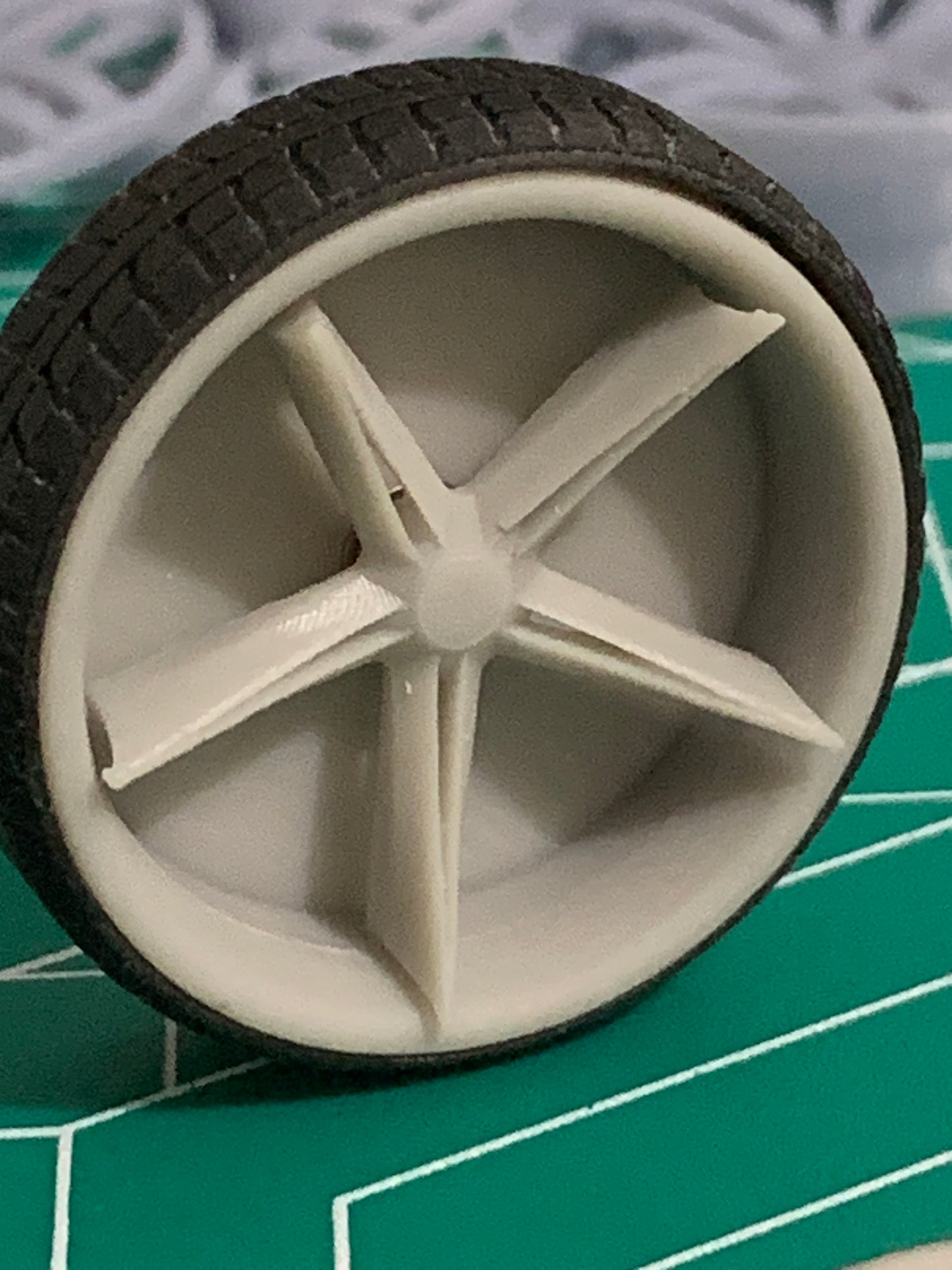 1/25 Scale - FOOSE LUSSO Spinner - in 28"-30" Donk, Big Rims, Box Chevy, G-Body