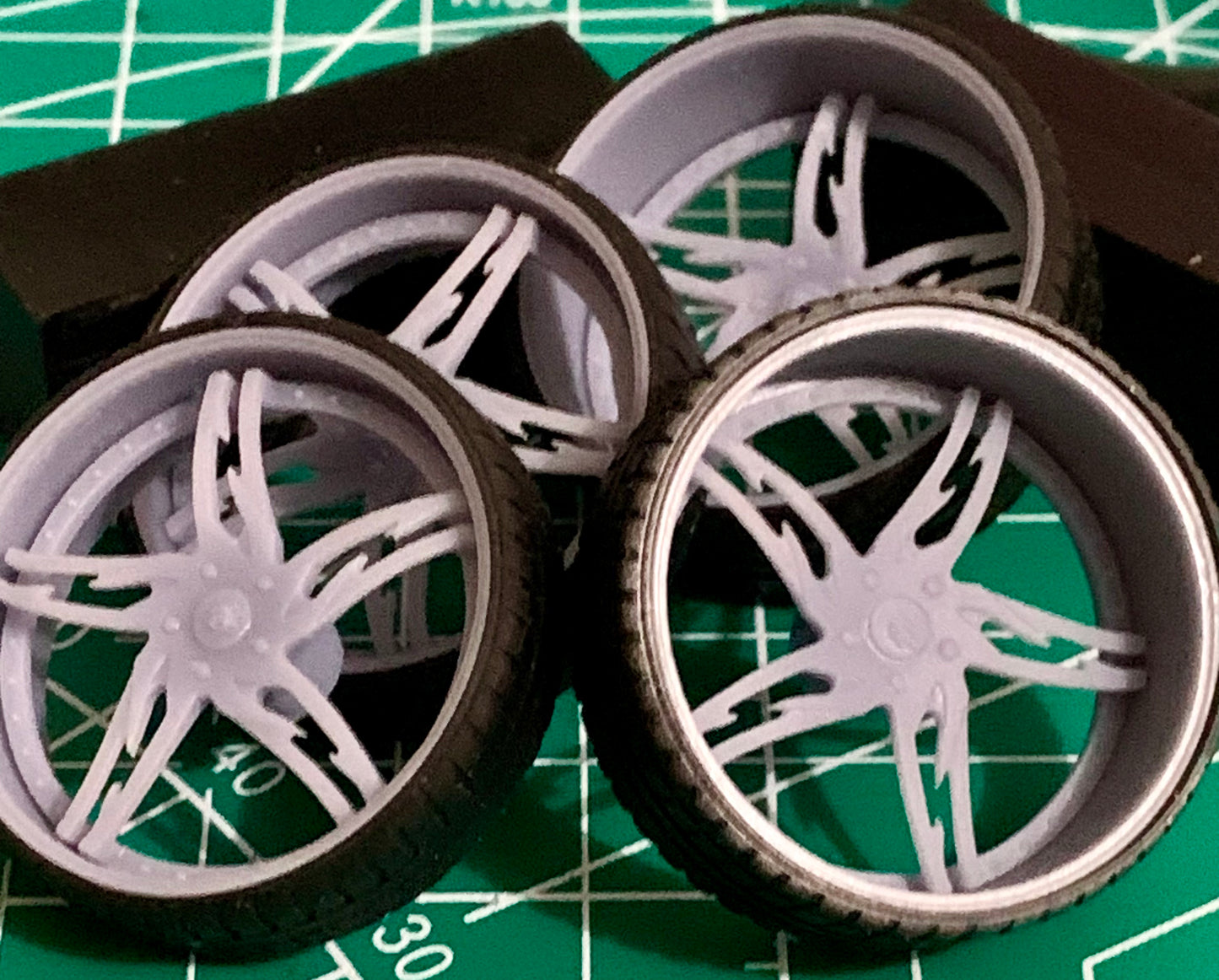 1/25 Scale - HB RAZOR - in 26"-36" Donk, Big Rims, Box Chevy, G-Body