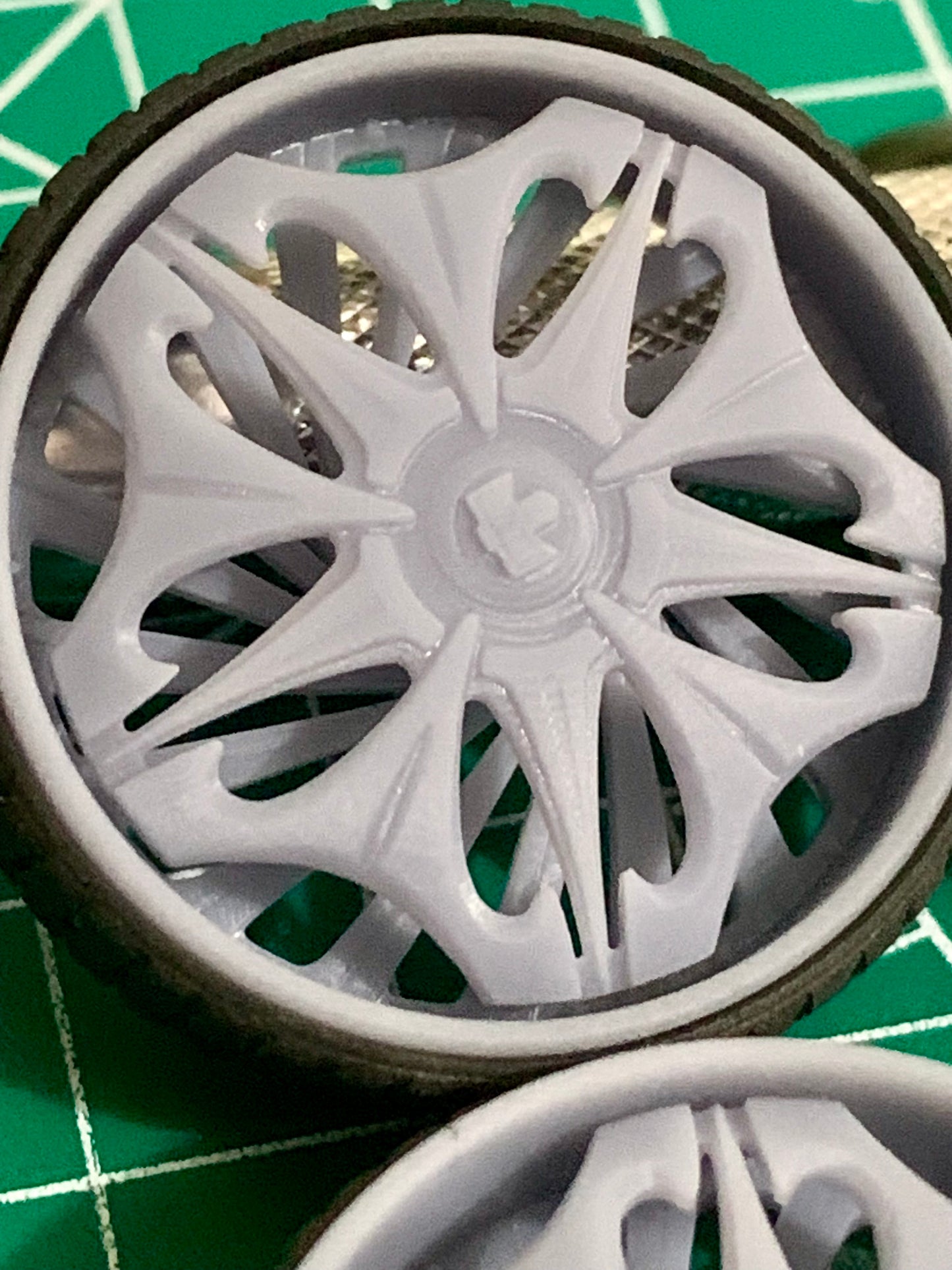 1/25 Scale - DUB SPIKE Spinner - in 28"-30" Donk, Big Rims, Box Chevy, G-Body