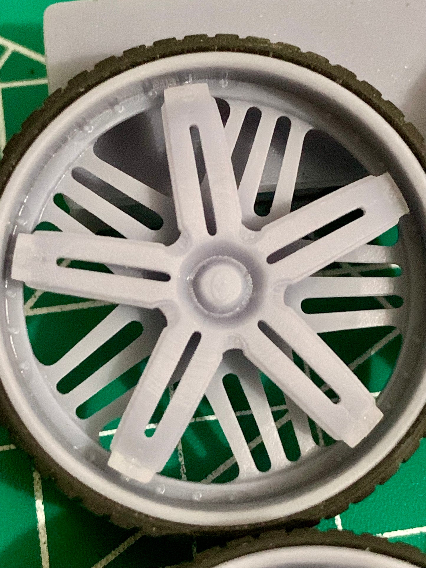 1/25 Scale - DAVIN REVOLUTION 6.0 Spinner - in 28"-30" Donk, Big Rims, Box Chevy, G-Body