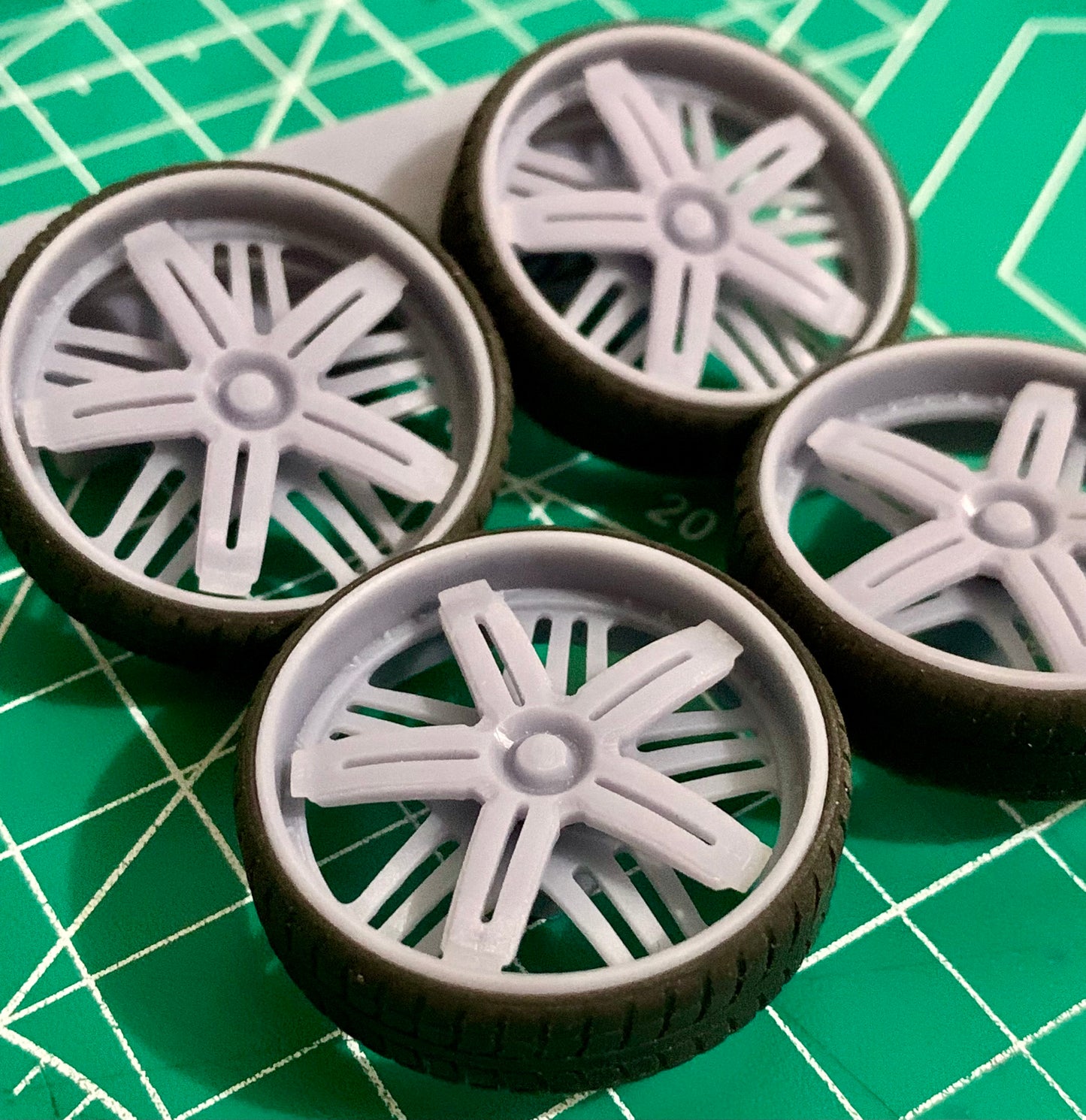 1/25 Scale - DAVIN REVOLUTION 6.0 Spinner - in 28"-30" Donk, Big Rims, Box Chevy, G-Body