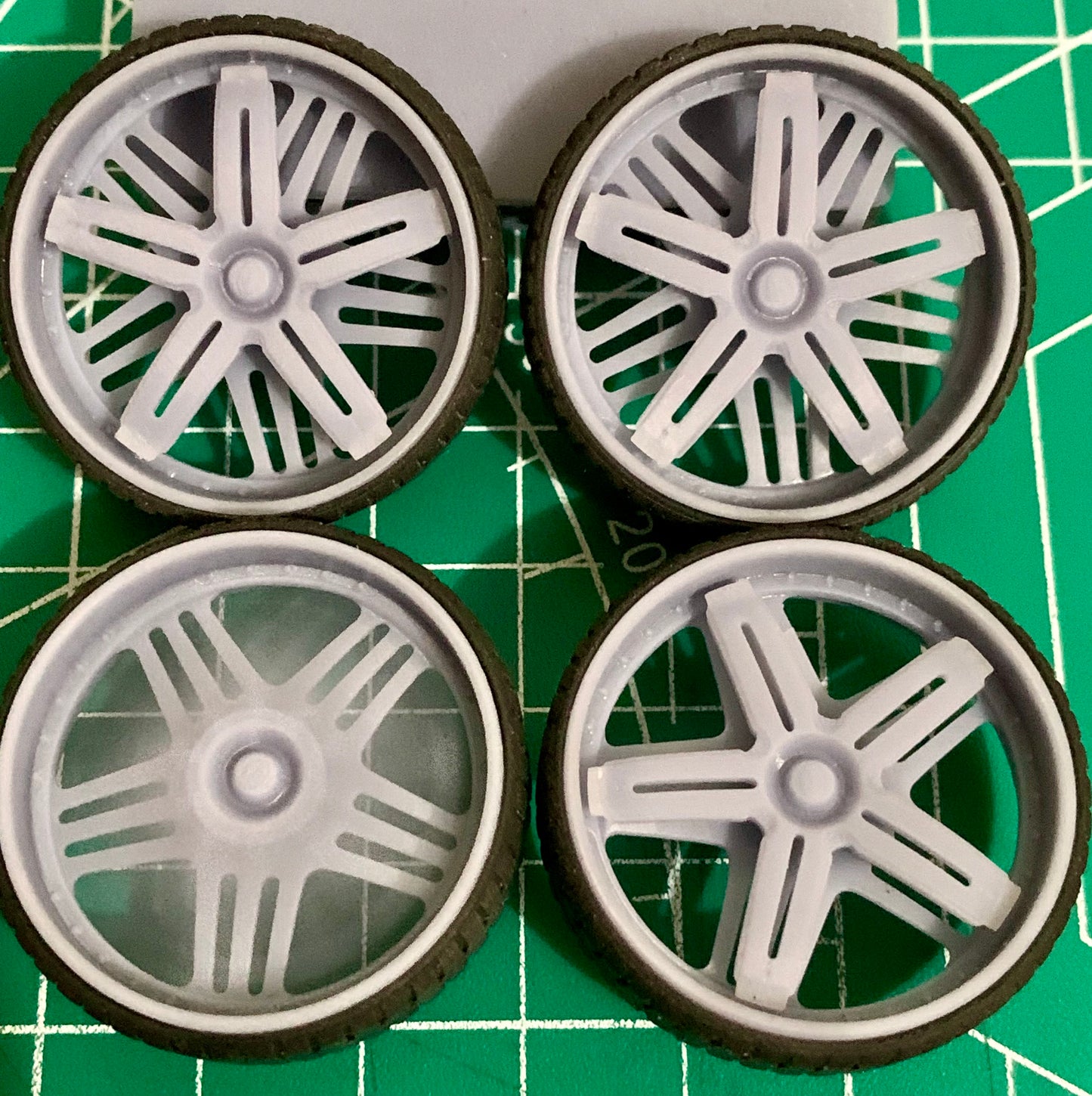 1/25 Scale - DAVIN REVOLUTION 6.0 Spinner - in 28"-30" Donk, Big Rims, Box Chevy, G-Body