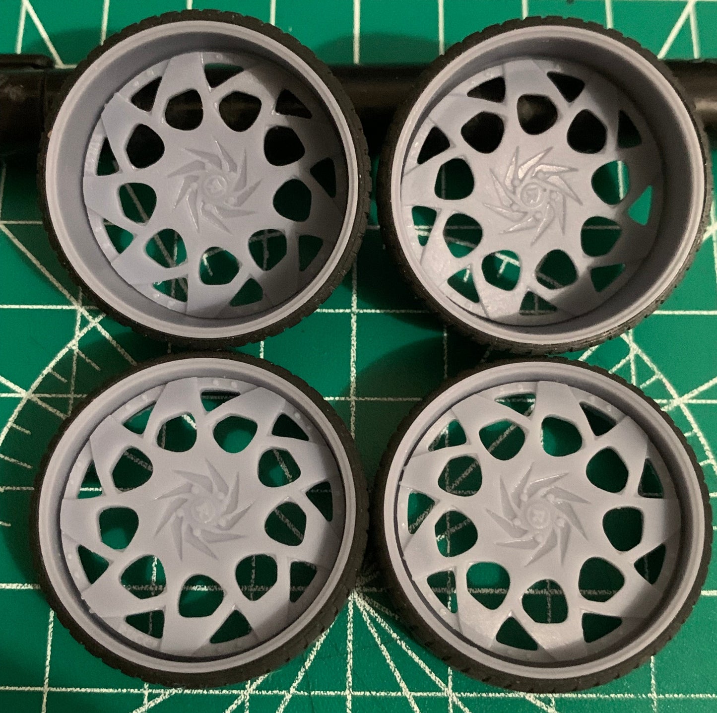 1/25 Scale - RUCC! FETTI (5lug) - in 26"-36" Donk, Big Rims, Box Chevy, G-Body