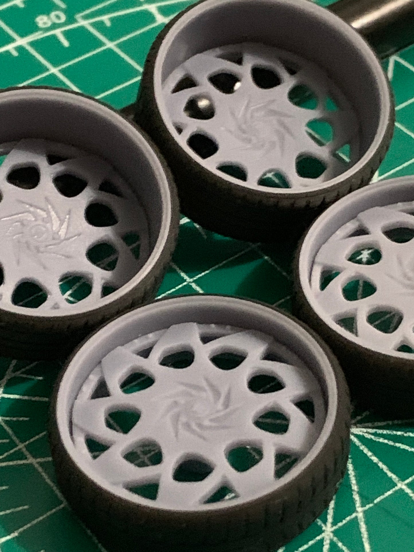 1/25 Scale - RUCC! FETTI (5lug) - in 26"-36" Donk, Big Rims, Box Chevy, G-Body