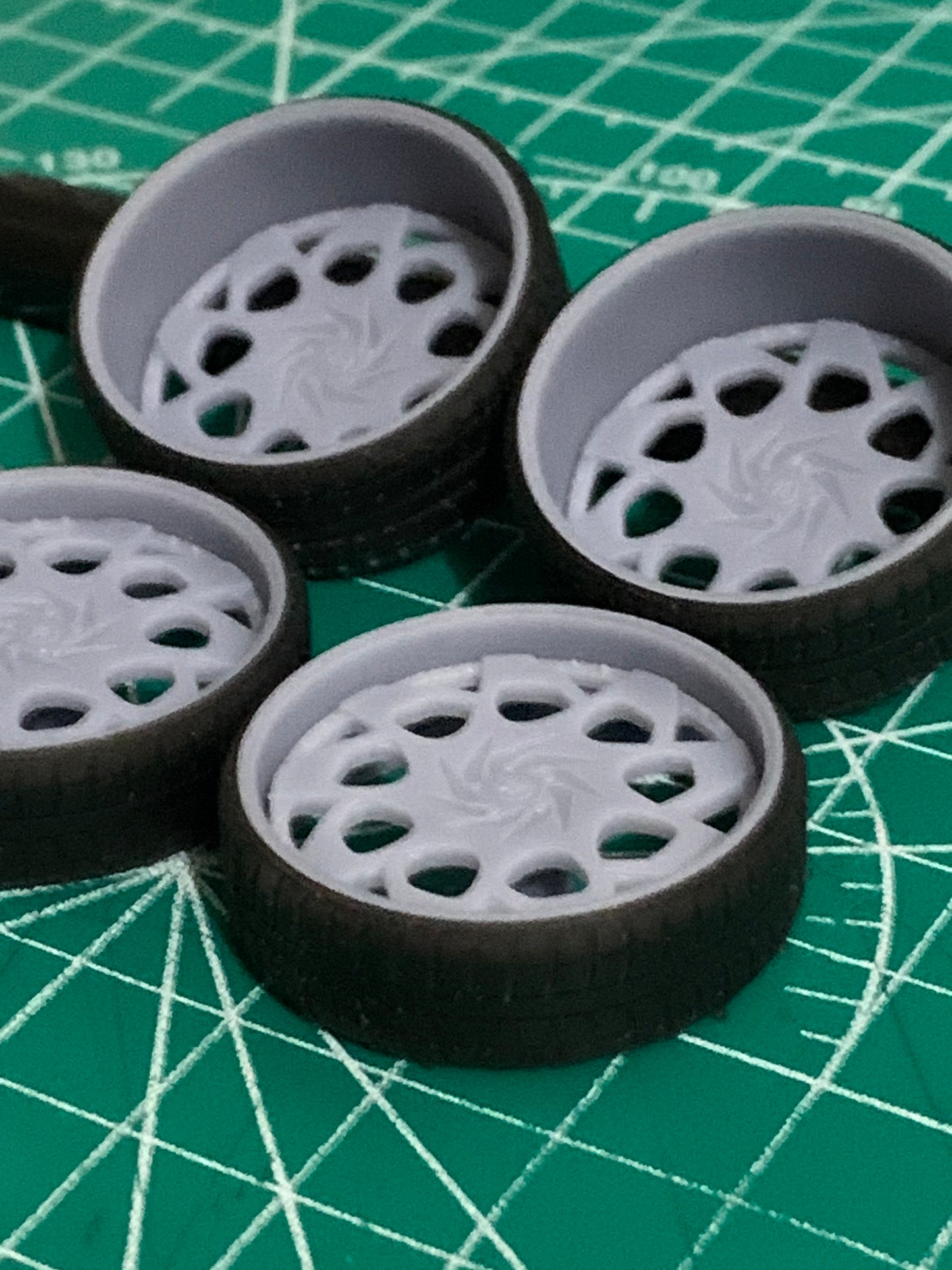 1/25 Scale - RUCC! FETTI (5lug) - in 26"-36" Donk, Big Rims, Box Chevy, G-Body