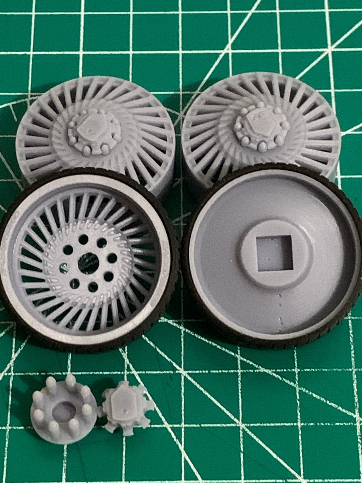 1/25 Scale - AMANI CHILE in 26"-32" (Multi-Piece) Dually Truck Rims
