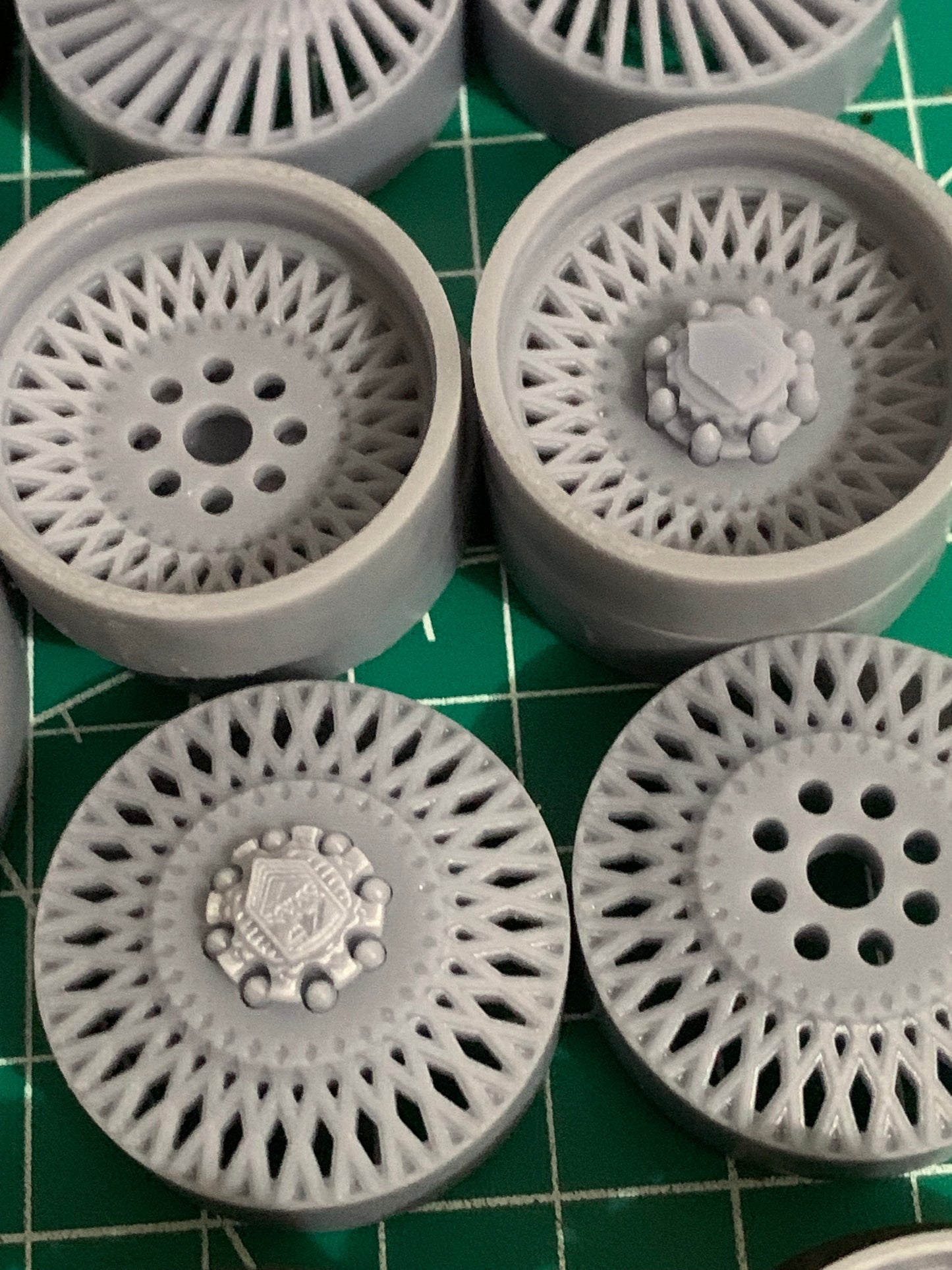1/25 Scale - AMANI CHILE V2 in 26"-32" (Multi-Piece) Dually Truck Rims