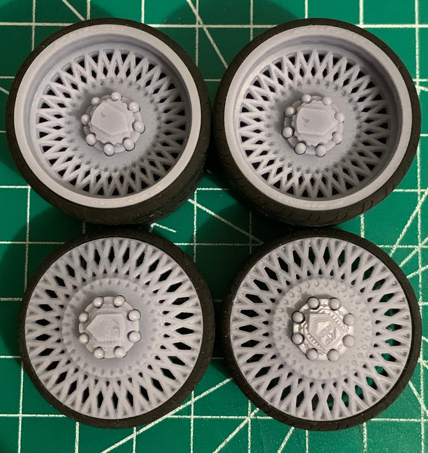1/25 Scale - AMANI CHILE V2 in 26"-32" (Multi-Piece) Dually Truck Rims