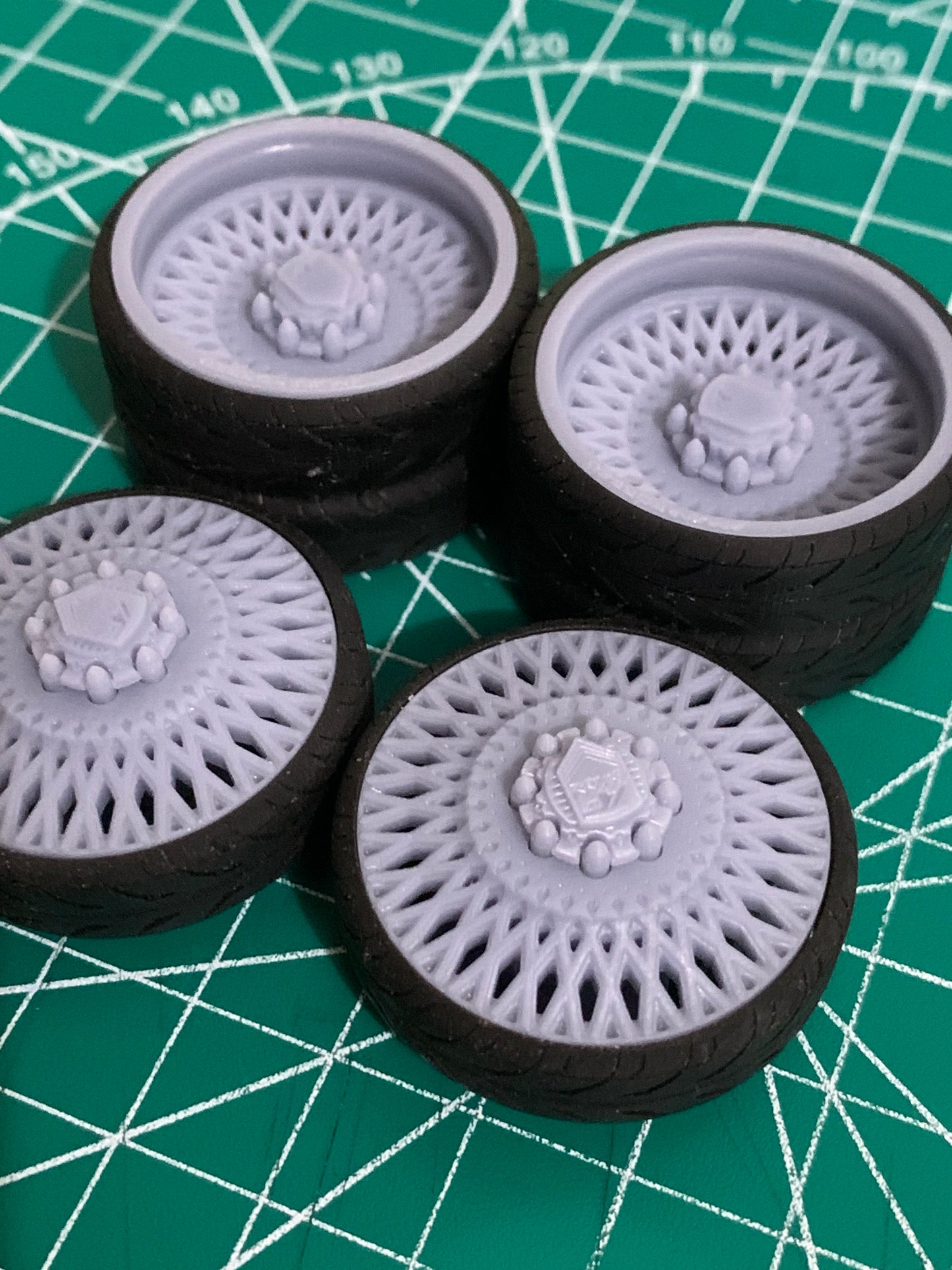 1/25 Scale - AMANI CHILE V2 in 26"-32" (Multi-Piece) Dually Truck Rims