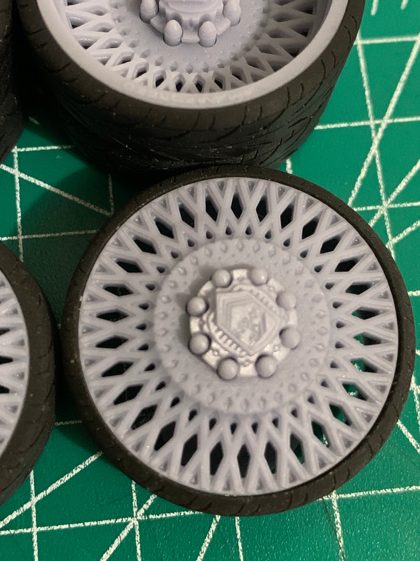 1/25 Scale - AMANI CHILE V2 in 26"-32" (Multi-Piece) Dually Truck Rims