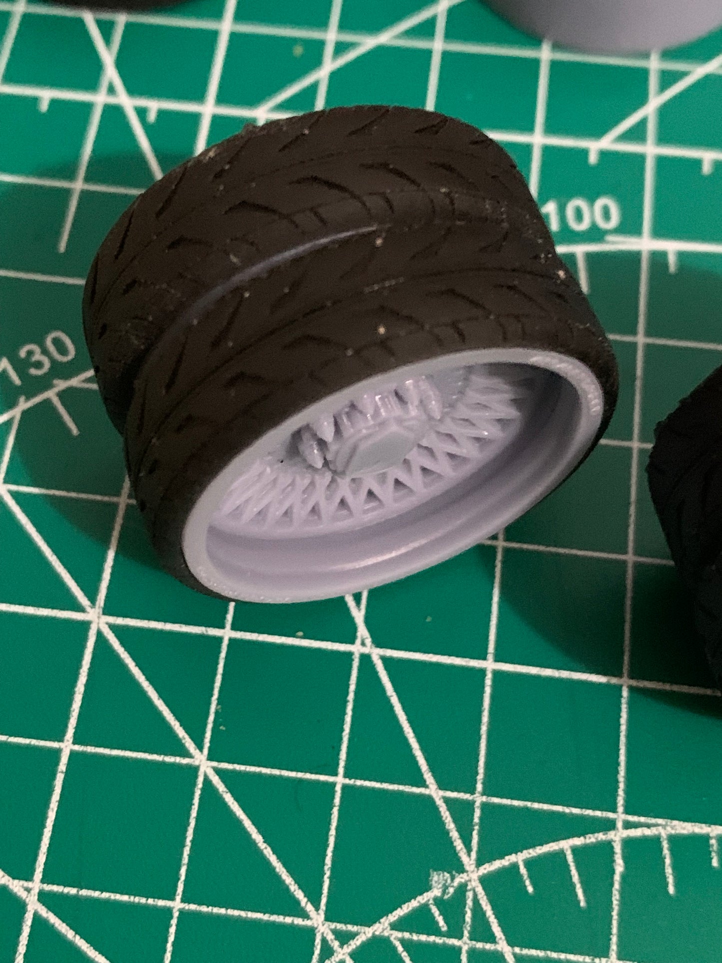 1/25 Scale - AMANI CHILE V2 in 26"-32" (Multi-Piece) Dually Truck Rims