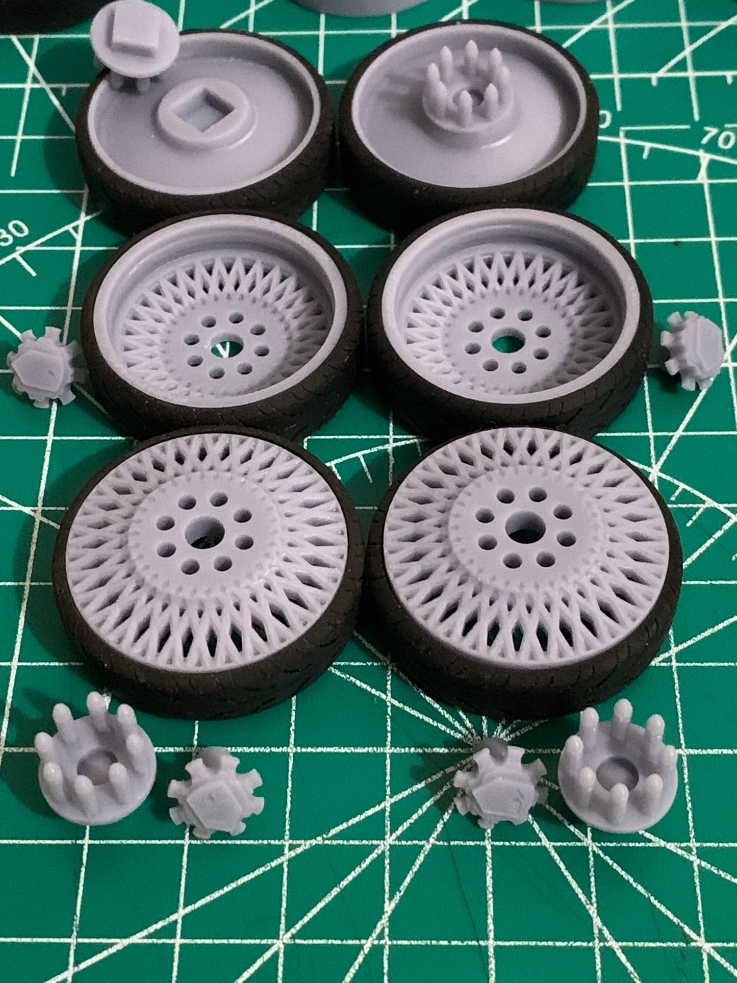 1/25 Scale - AMANI CHILE V2 in 26"-32" (Multi-Piece) Dually Truck Rims