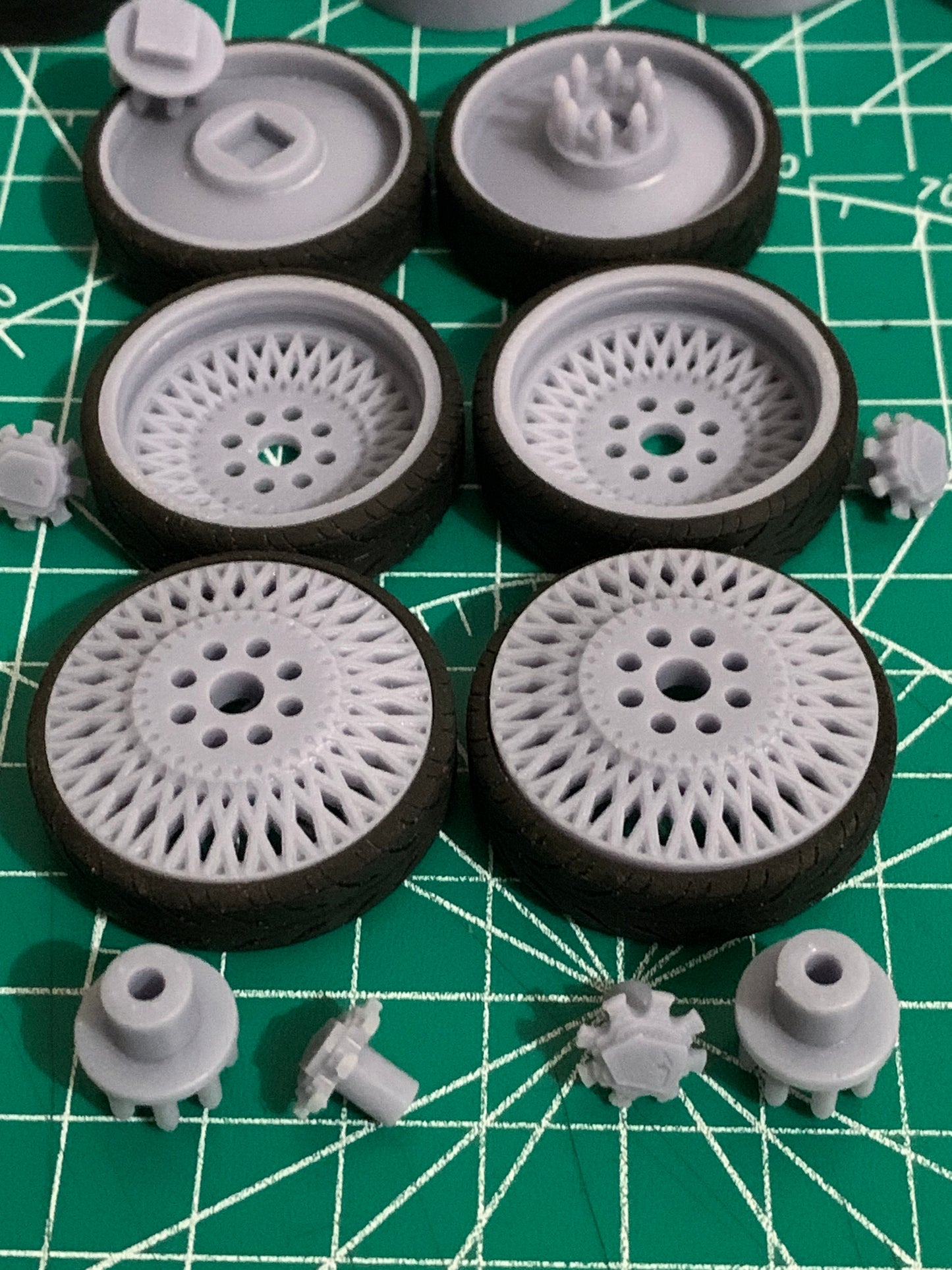 1/25 Scale - AMANI CHILE V2 in 26"-32" (Multi-Piece) Dually Truck Rims