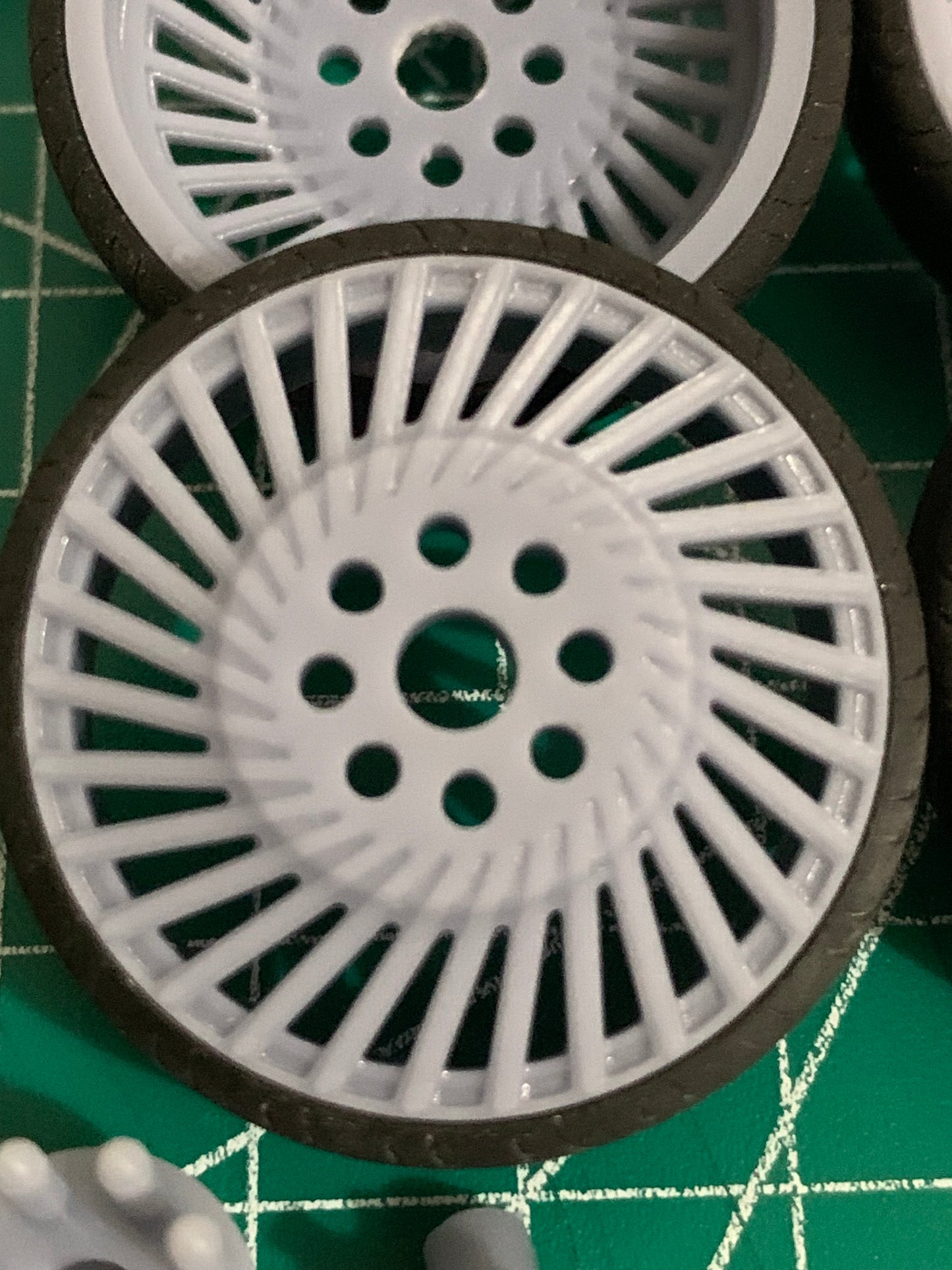 1/25 Scale - AMANI CHILE in 26"-32" (Multi-Piece) Dually Truck Rims