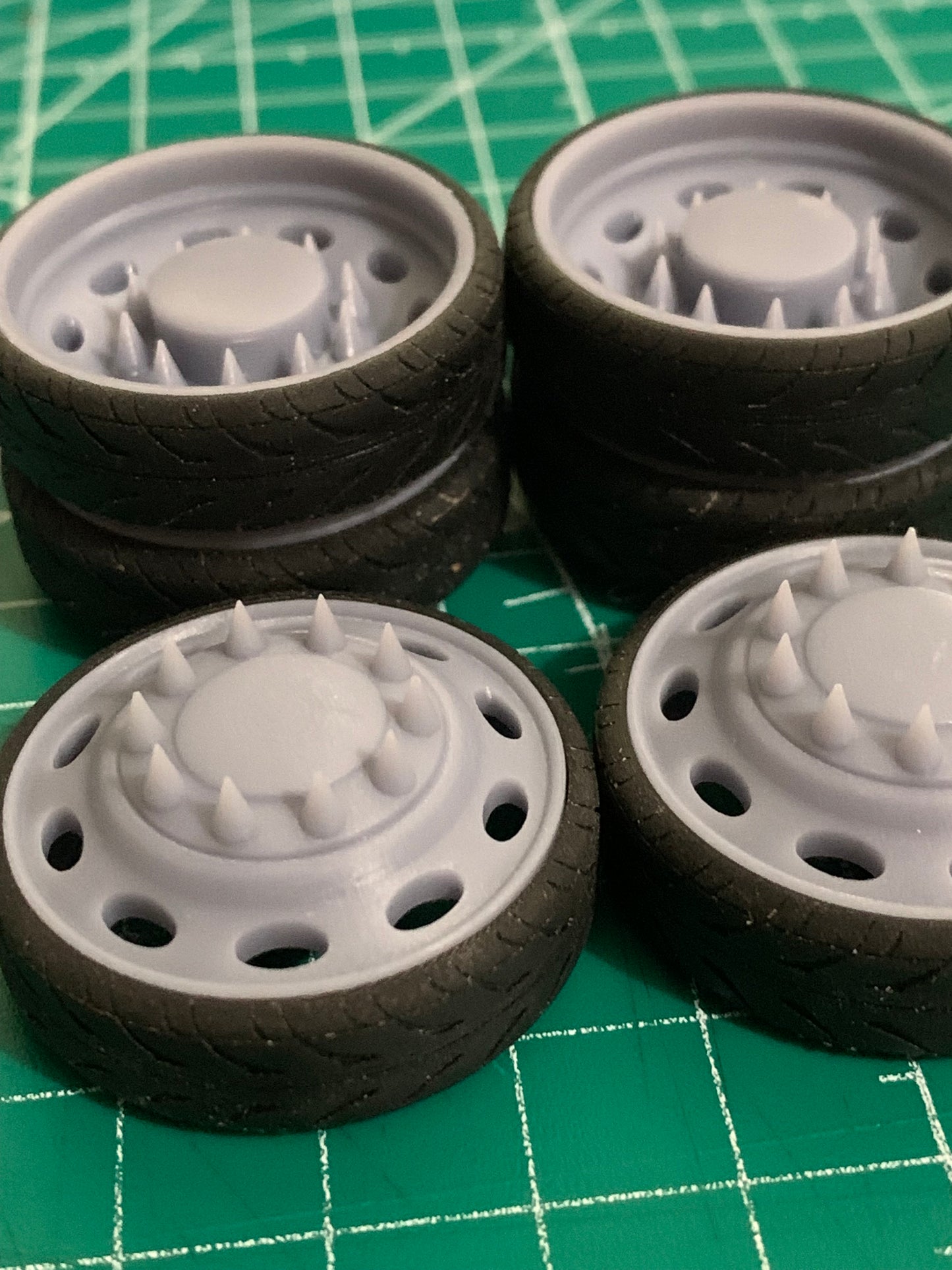 1/25 Scale - PETERBILT STYLE DUALLY in 26"-32" Dually Truck Rims