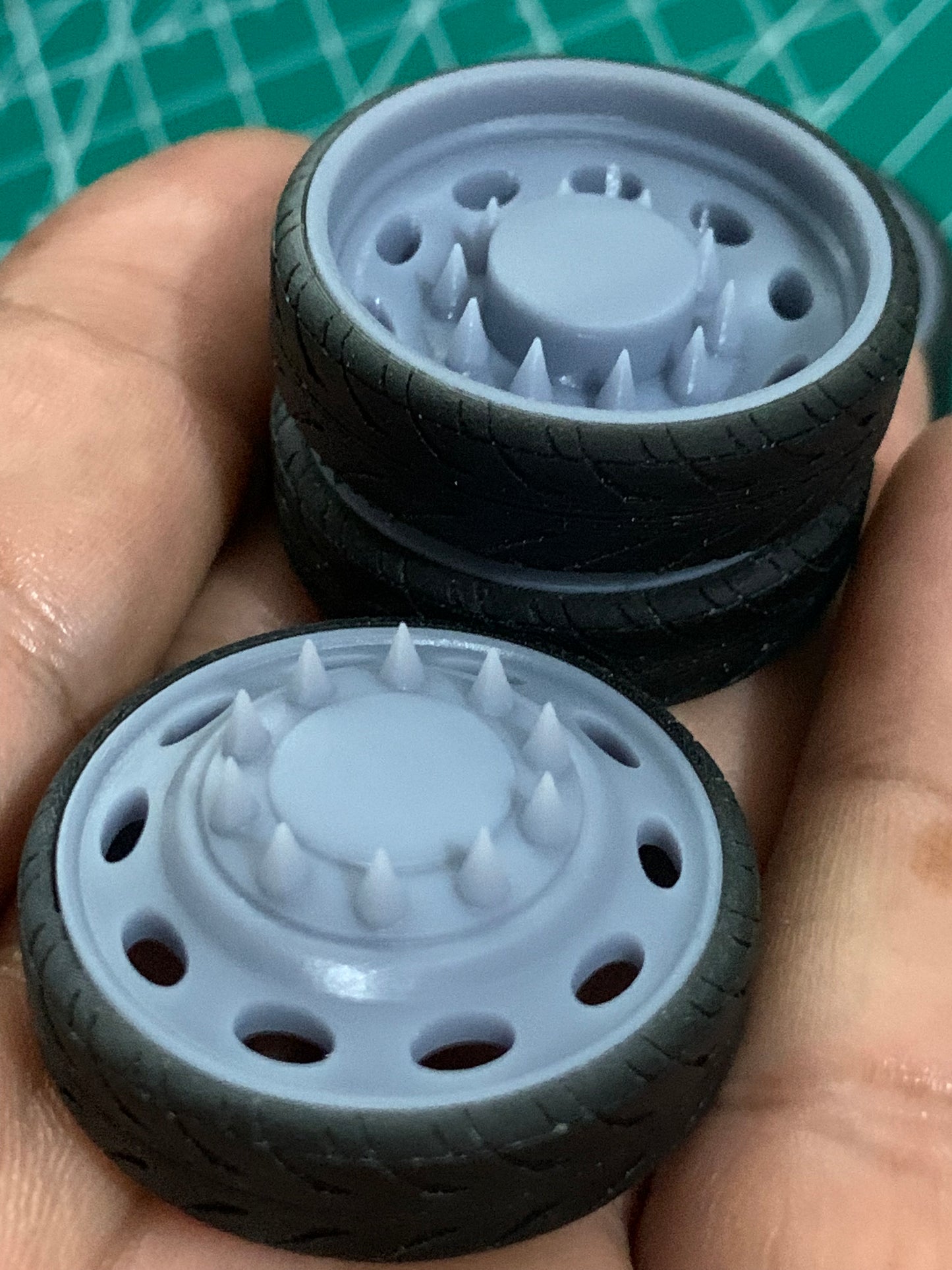 1/25 Scale - PETERBILT STYLE DUALLY in 26"-32" Dually Truck Rims