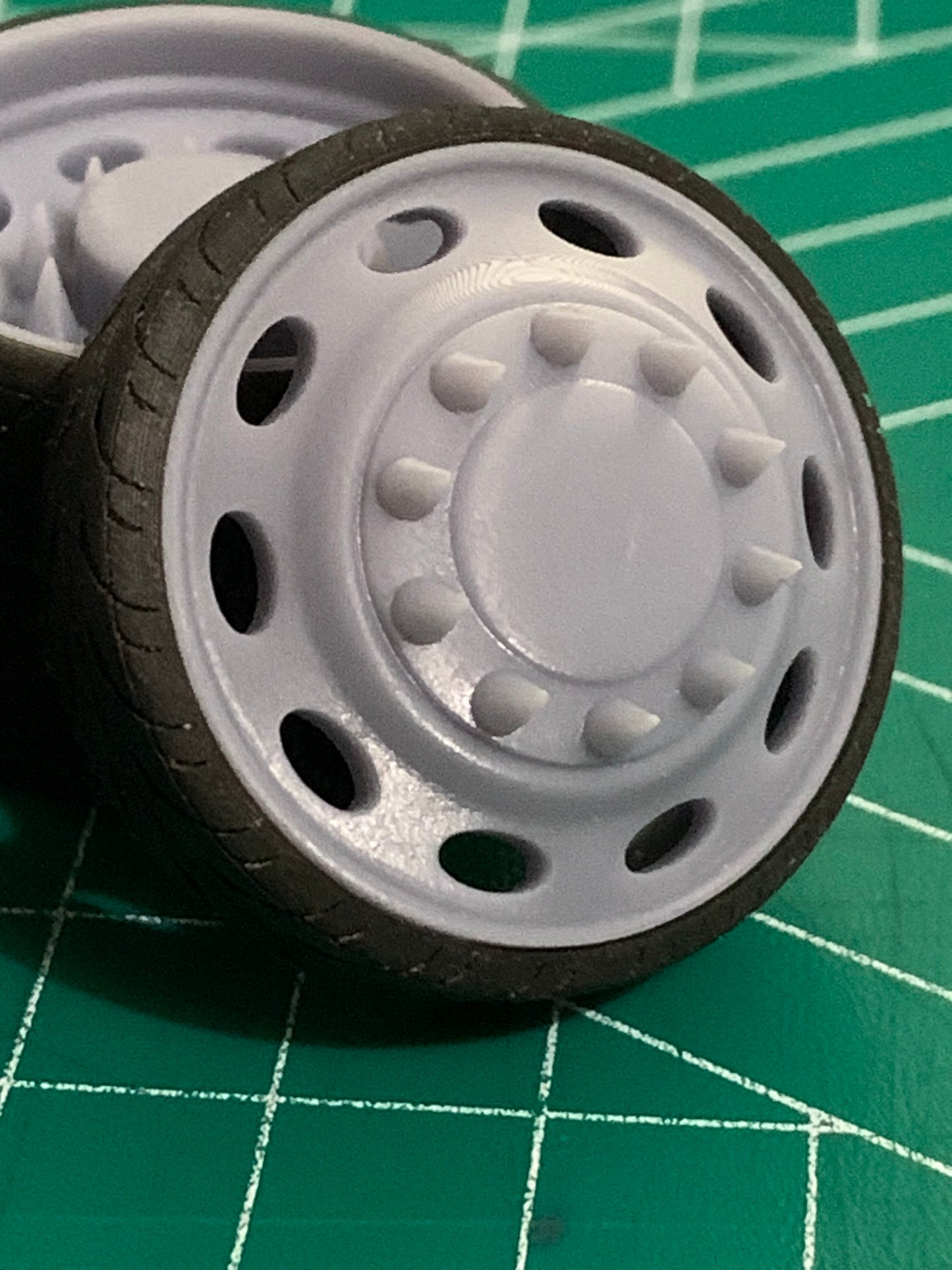 1/25 Scale - PETERBILT STYLE DUALLY in 26"-32" Dually Truck Rims
