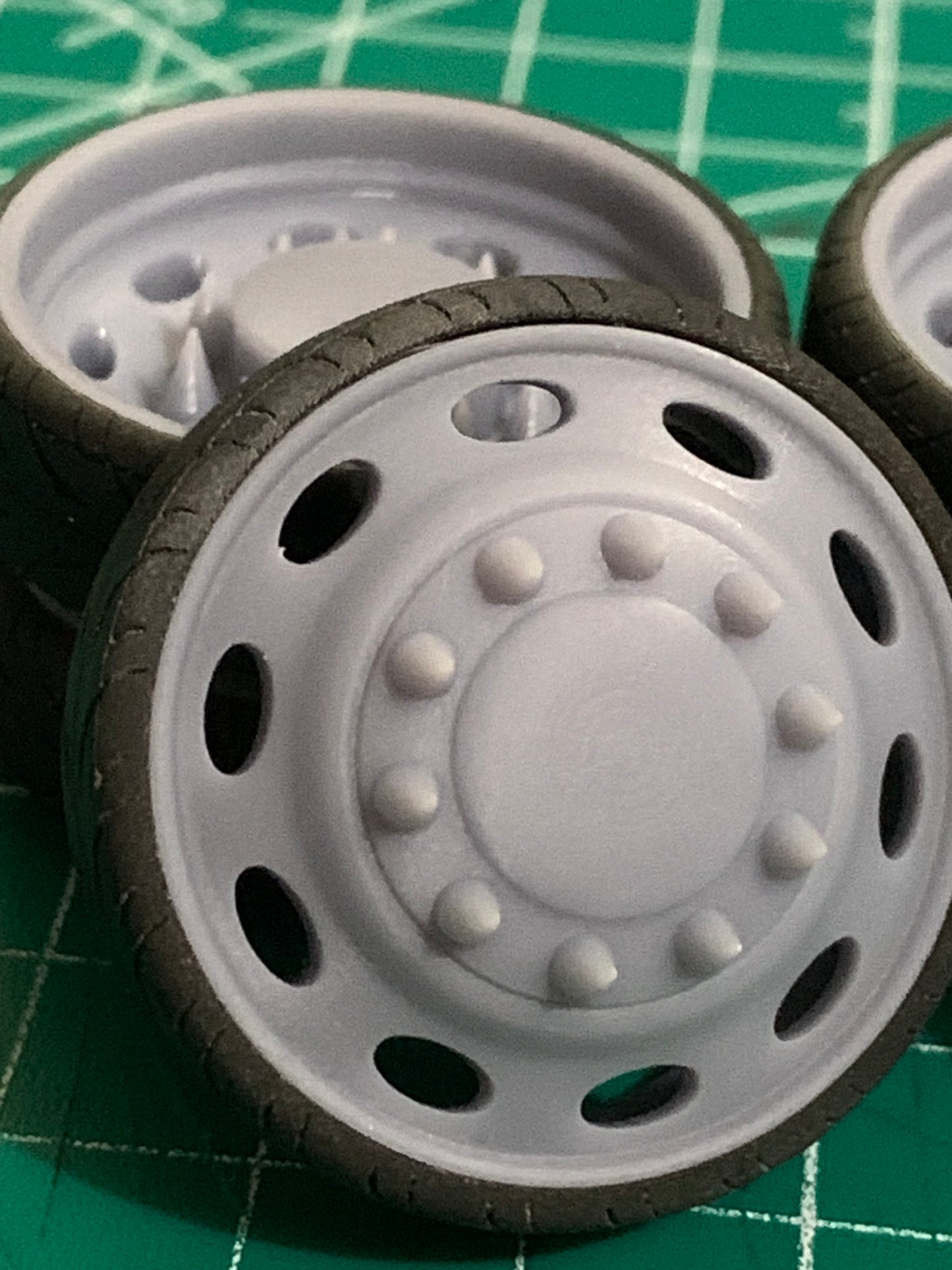 1/25 Scale - PETERBILT STYLE DUALLY in 26"-32" Dually Truck Rims