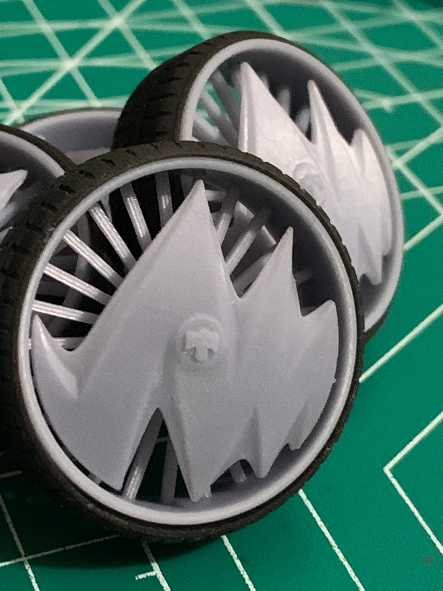 1/25 Scale - DUB ZIGZAG FLOATER - in 28"-36" Donk, Big Rims, Box Chevy, G-Body, Trucks, SUV's