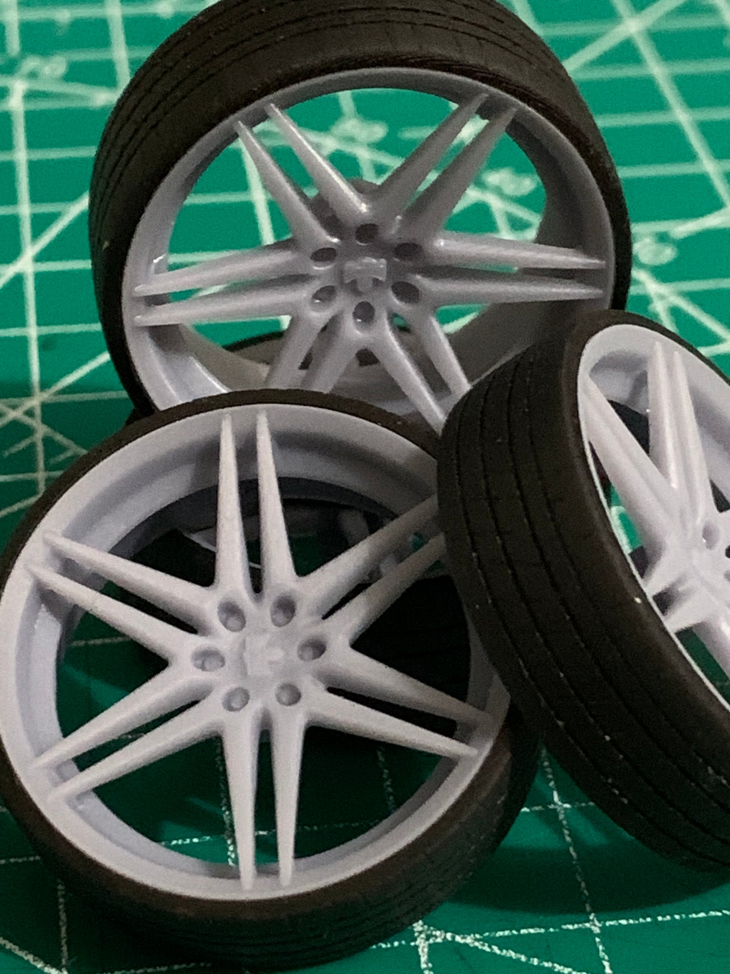 1/25 Scale - DUB "DIRTY DOG" (6lug) - in 26"-36" - Truck, SUV
