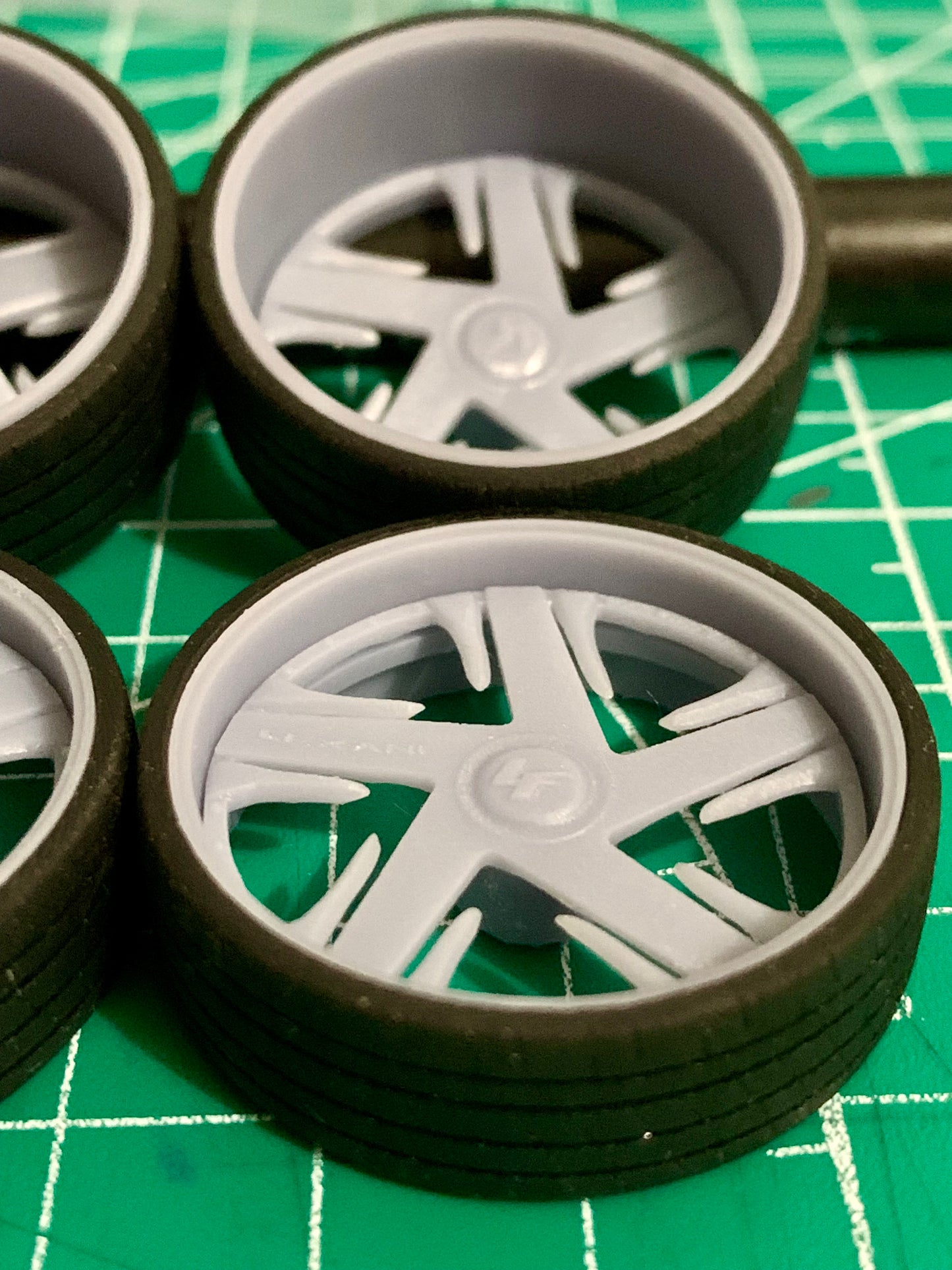 1/25 Scale - LEXANI LF800 STILLETO - in 26"-36" Donk, Big Rims, Box Chevy, G-Body