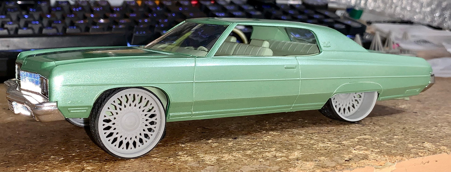 1/25 Scale - TMP D072 Forgi Tessuto in 26"-30" Donk, Box, Bubble, Caprice, Impala