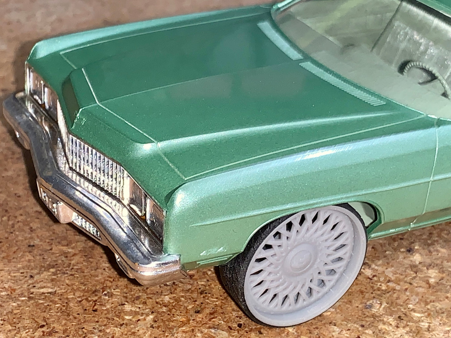 1/25 Scale - TMP D072 Forgi Tessuto in 26"-30" Donk, Box, Bubble, Caprice, Impala