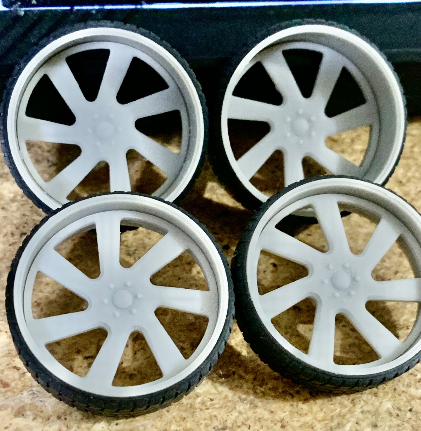 1/25 Scale - TMP D052 (6 lug) in 26"-30" Big Rims, Trucks